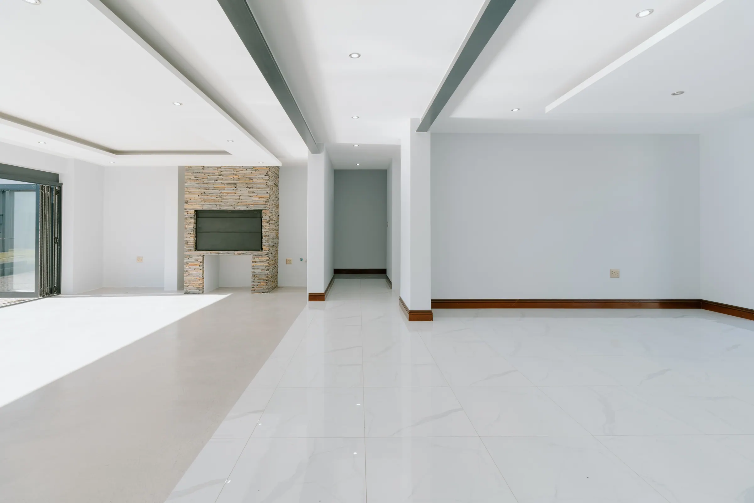 Editorial interior of Leloko Estate lounge, Hartbeespoort — daylight photography by TimeSake Media