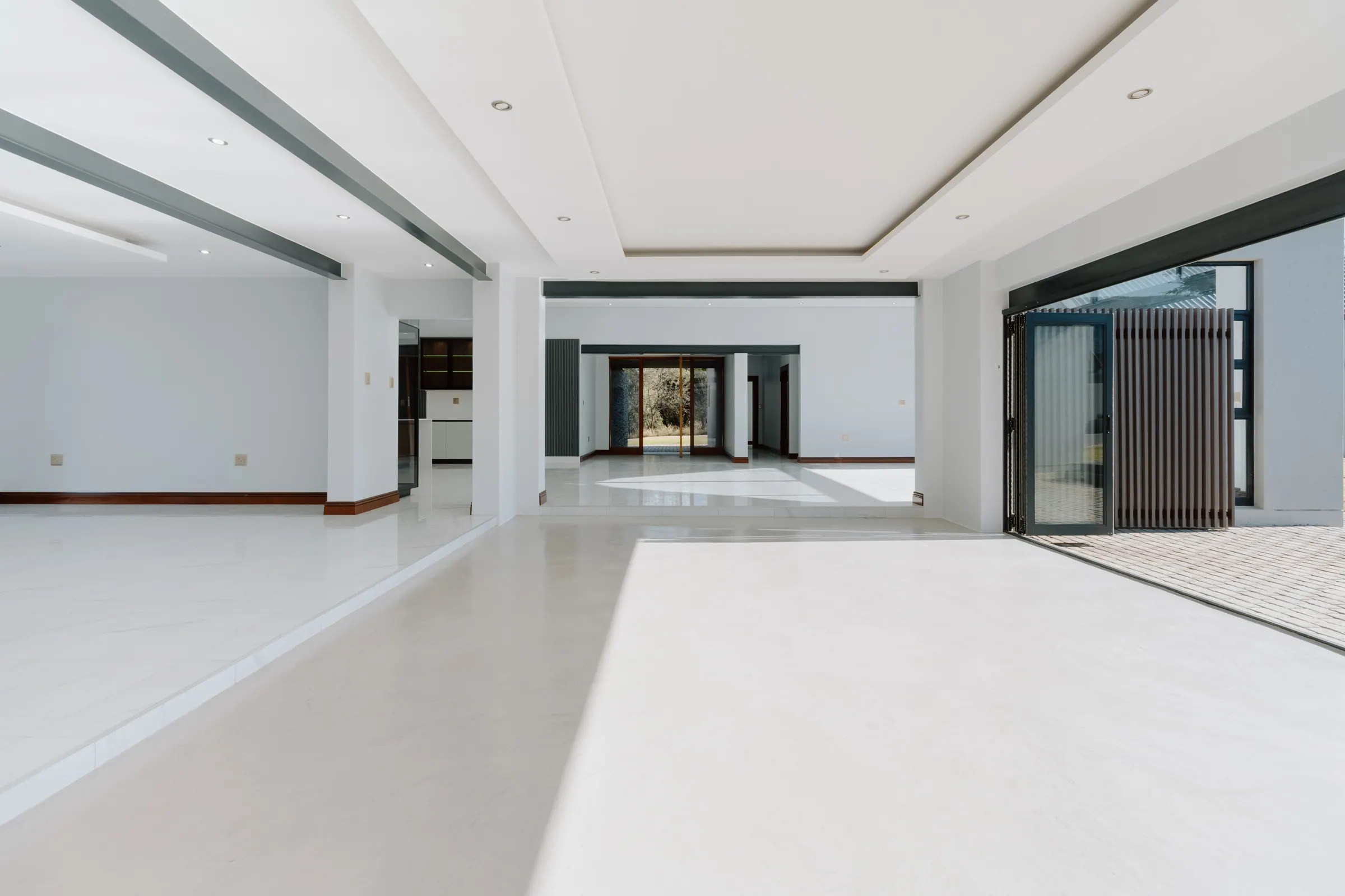 Editorial interior of Leloko Estate garden view, Hartbeespoort — daylight photography by TimeSake Media