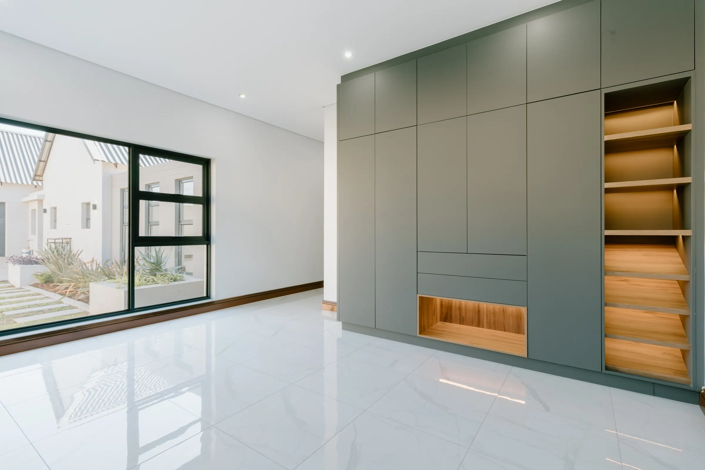 Editorial interior of Leloko Estate open-plan living, Hartbeespoort — daylight photography by TimeSake Media